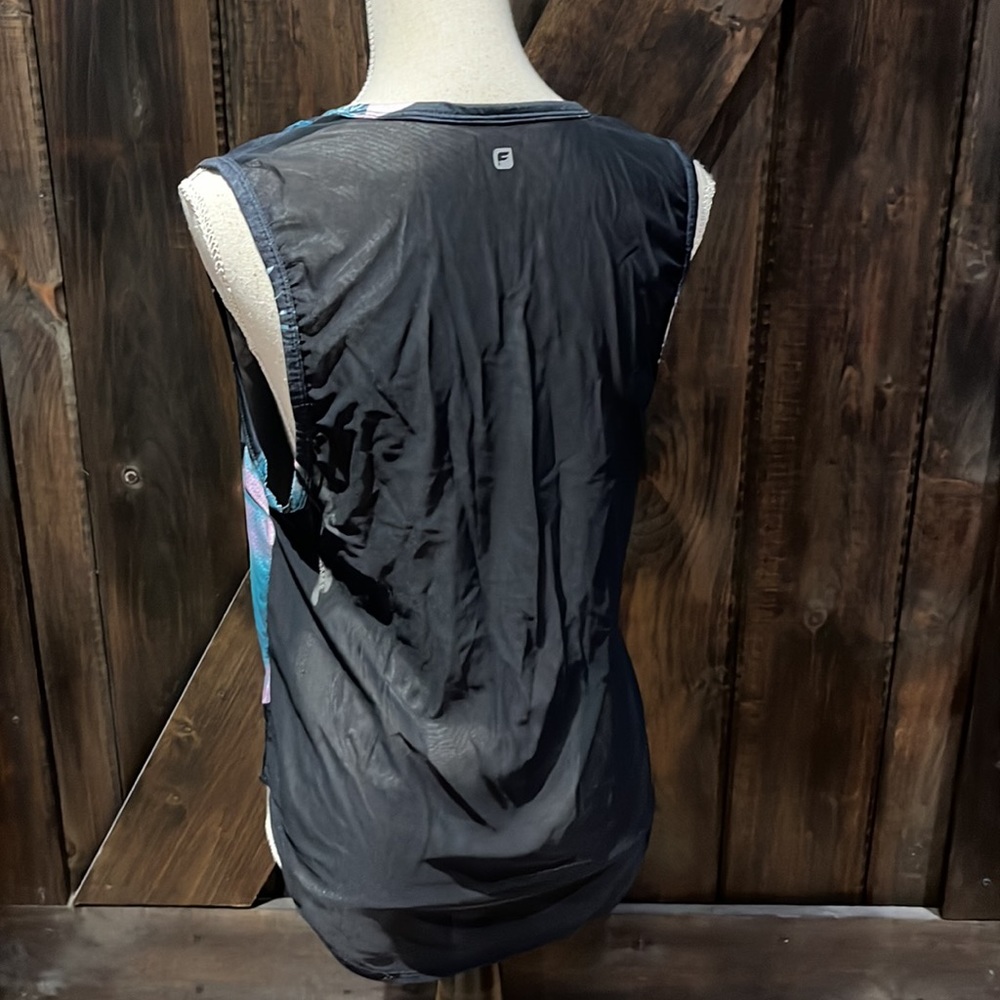 Fabletics fun mesh back workout top - Picture 3 of 7